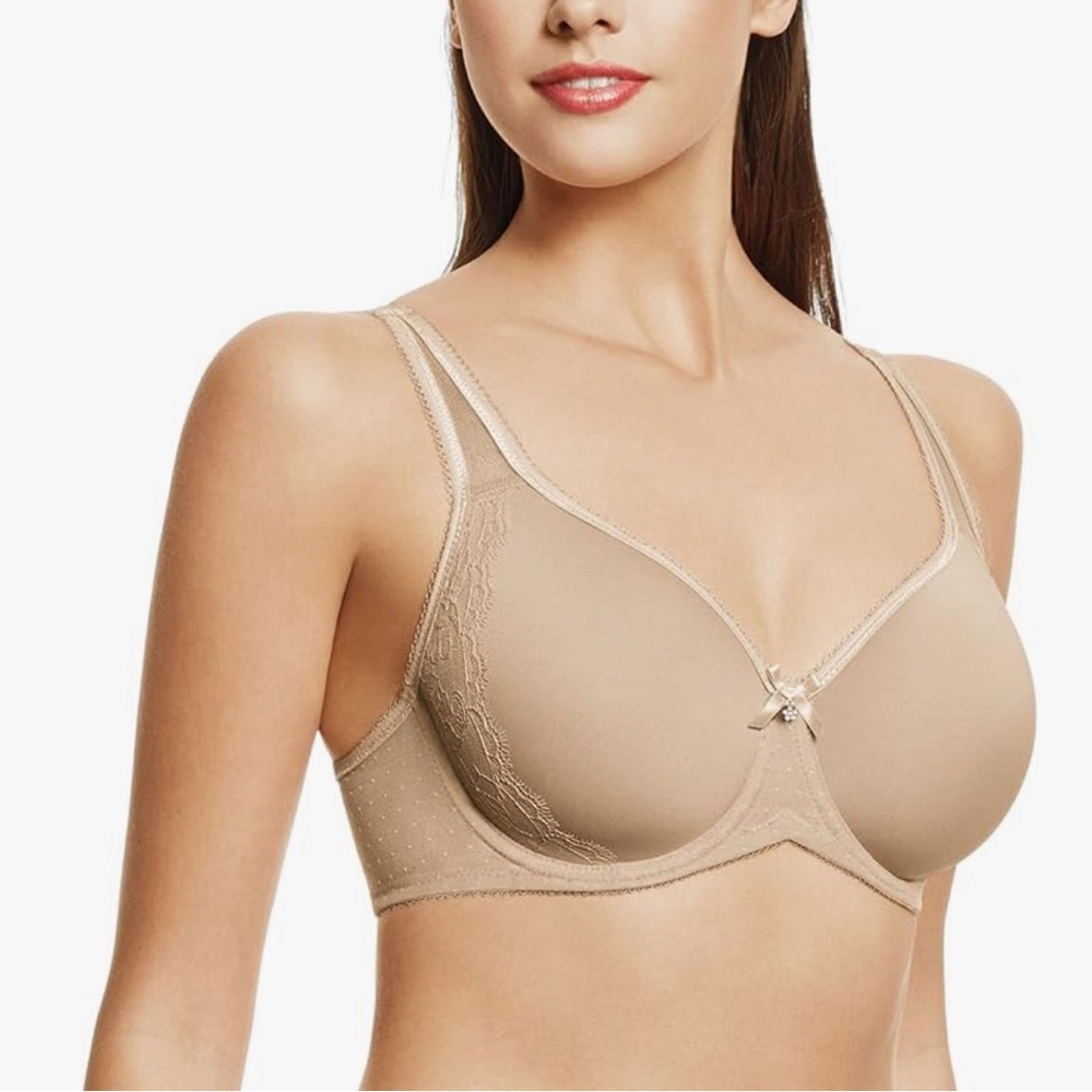 Wacoal
Retro Chic Seamless Underwire Contour Bra 853186 NWT 44DD